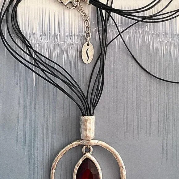 NECKLACE - Picture 3 of 6